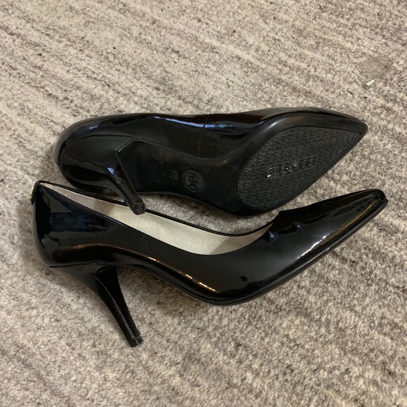 WORN ONCE Michael Kors Patent Leather Heels size 7 - Picture 6 of 8